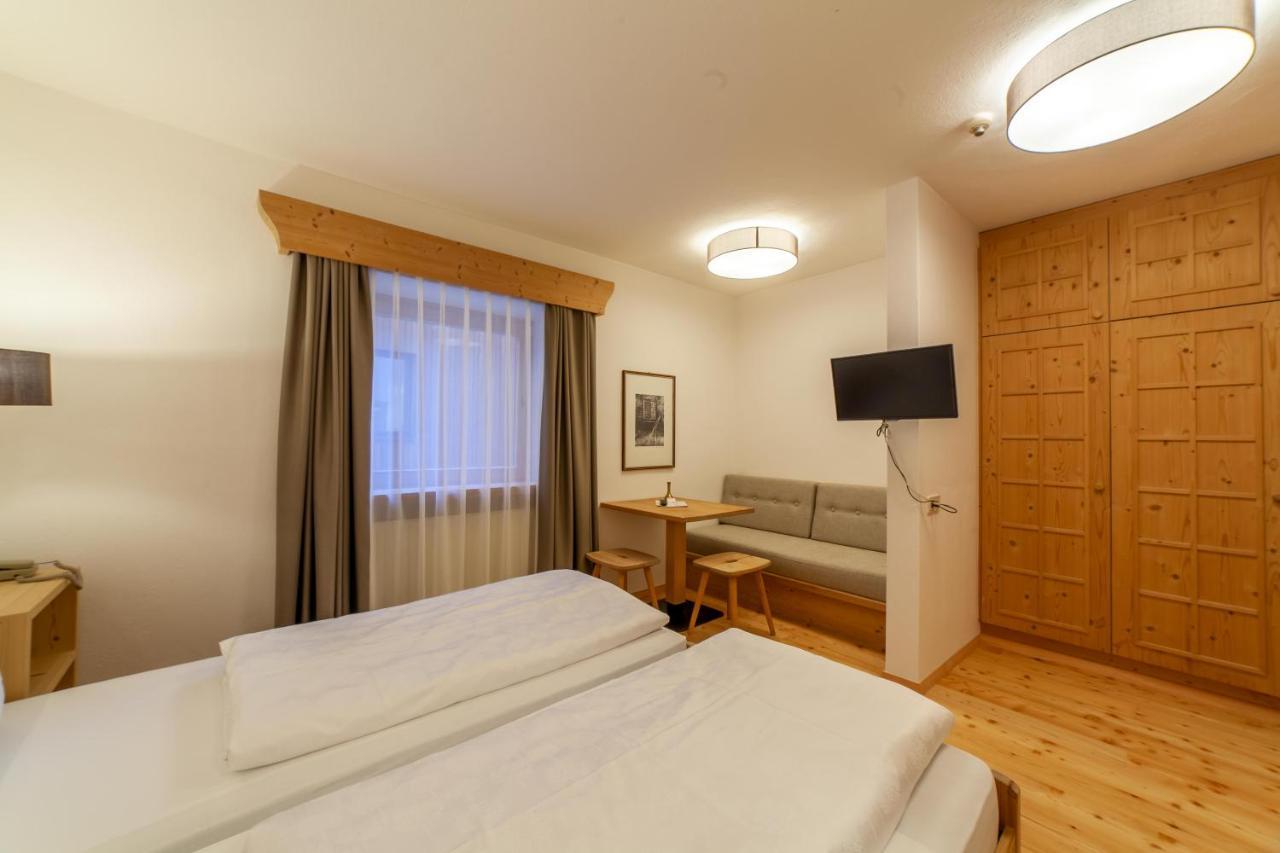 Hotel Greif Malles Venosta Ngoại thất bức ảnh
