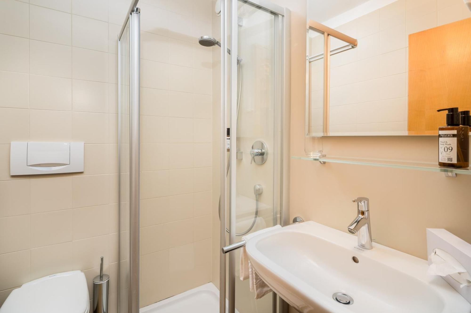 Hotel Greif Malles Venosta Ngoại thất bức ảnh