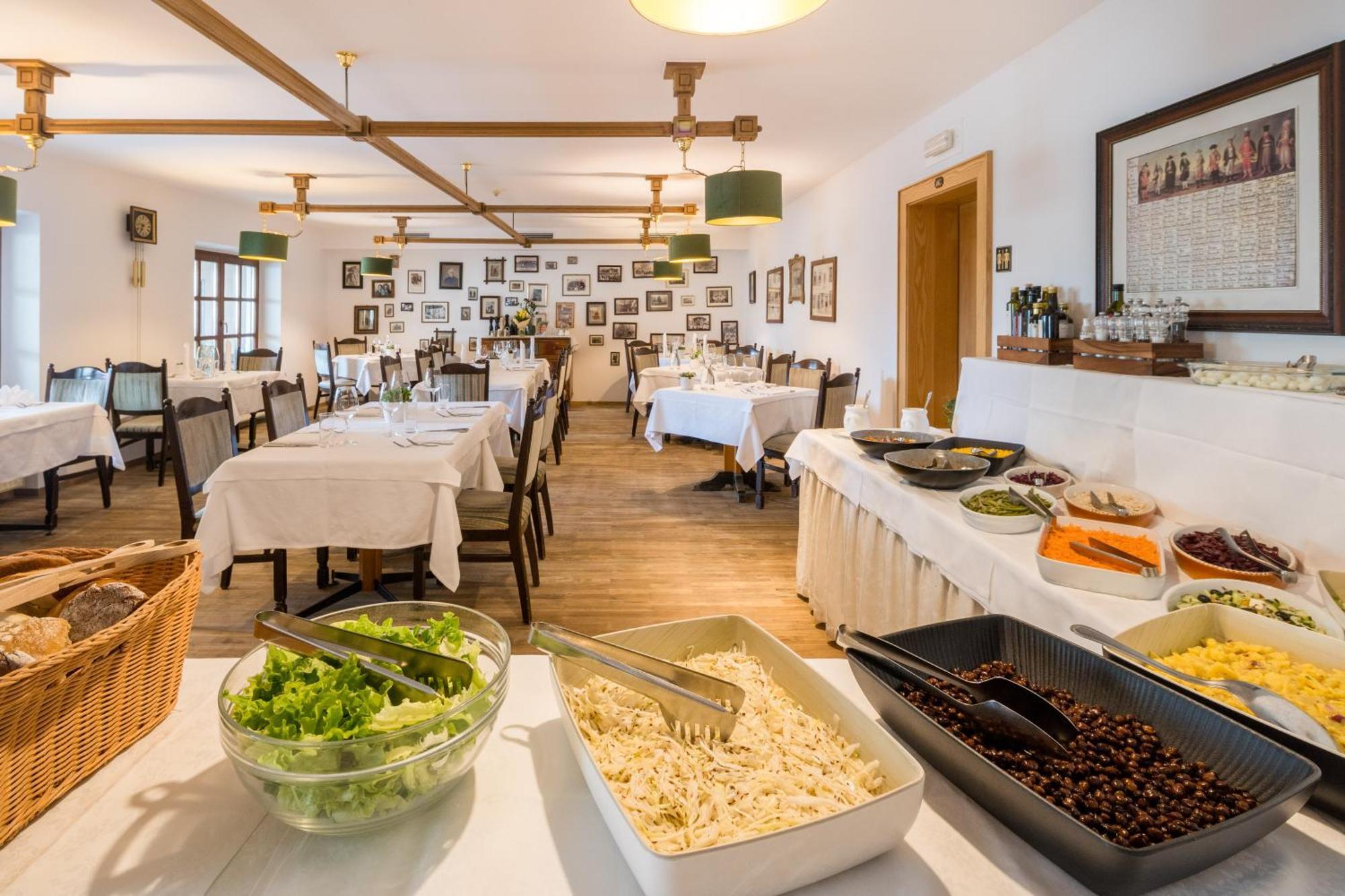 Hotel Greif Malles Venosta Ngoại thất bức ảnh