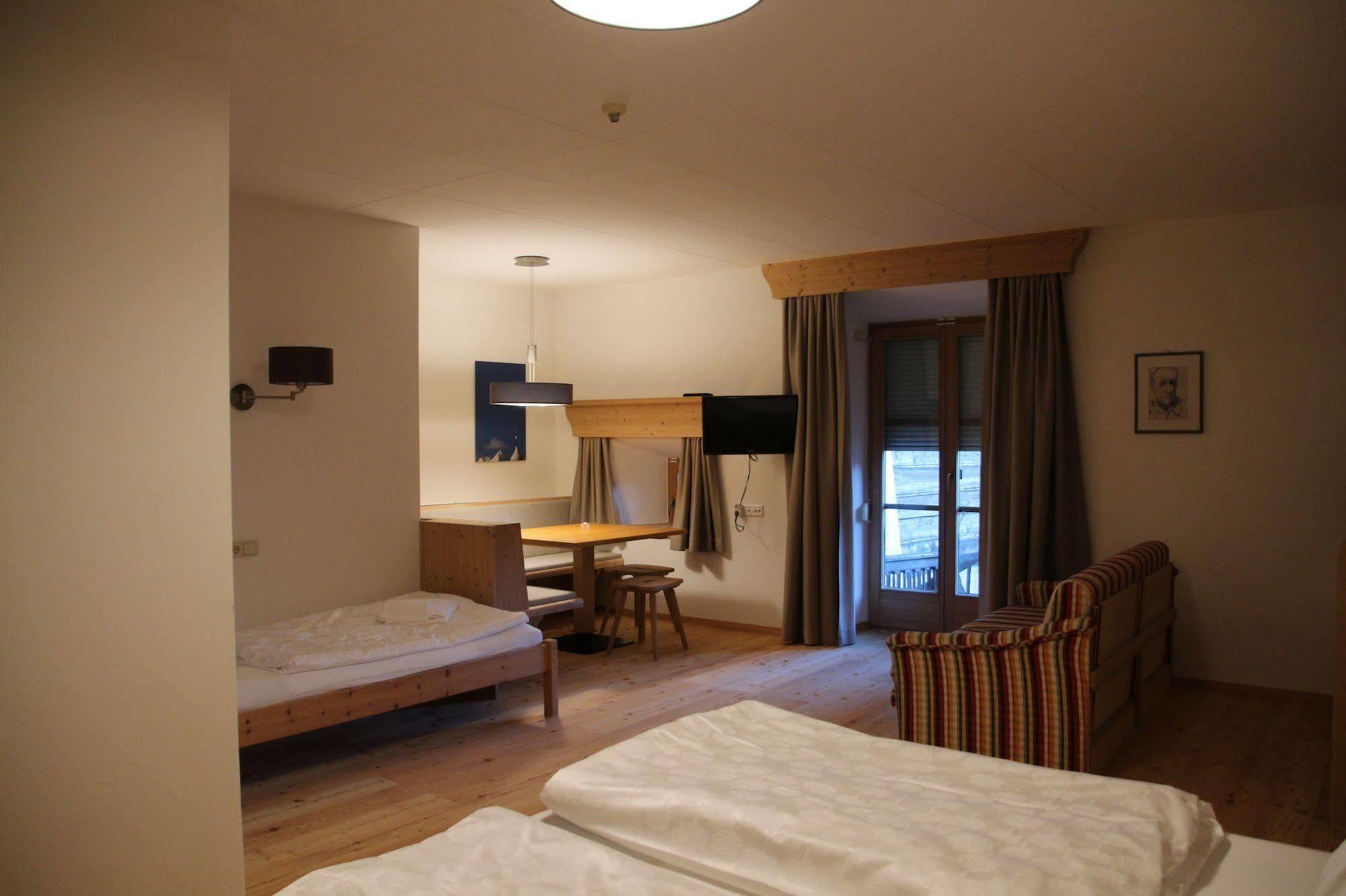 Hotel Greif Malles Venosta Ngoại thất bức ảnh